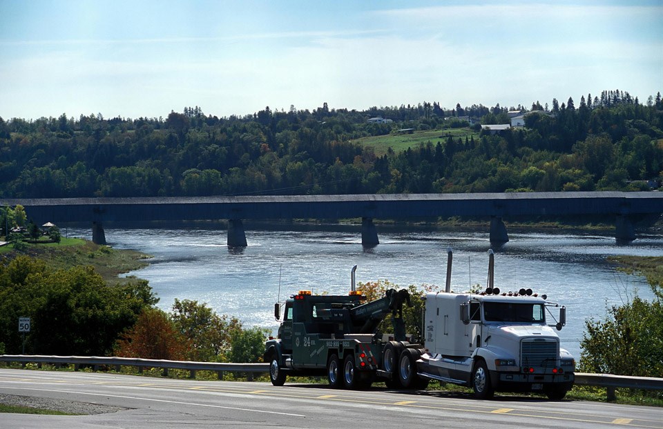 tow-truck-0525