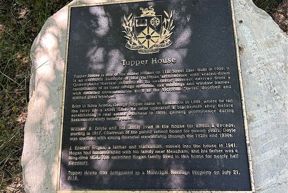 tupper-house
