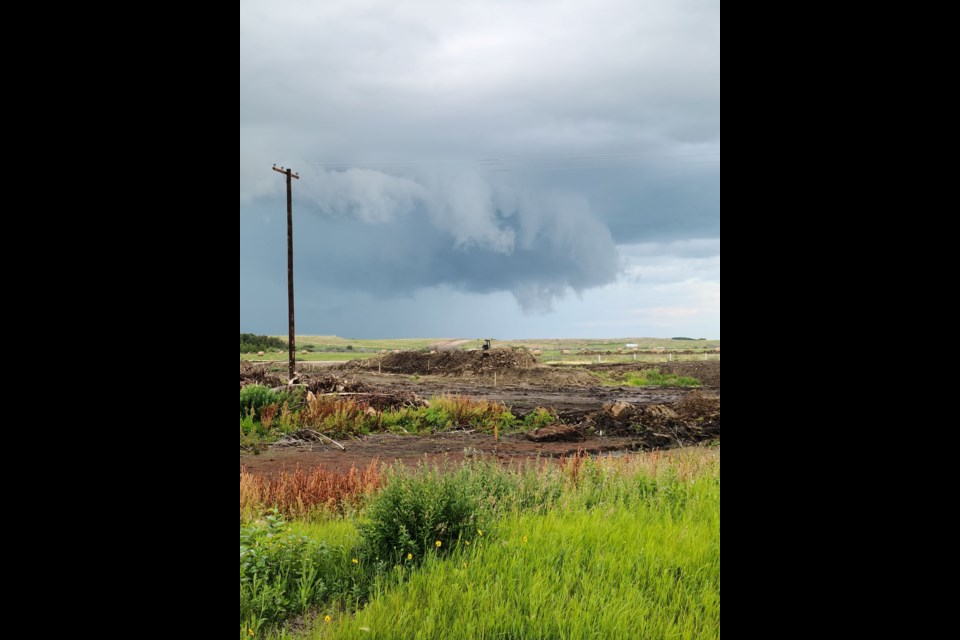 July 31 storm cloud north of Unity, as later tornado warnings were issued across west central Saskatchewan.