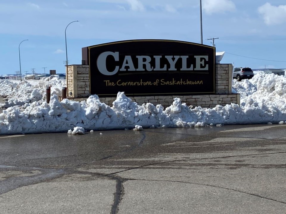 Welcome to Carlyle sign