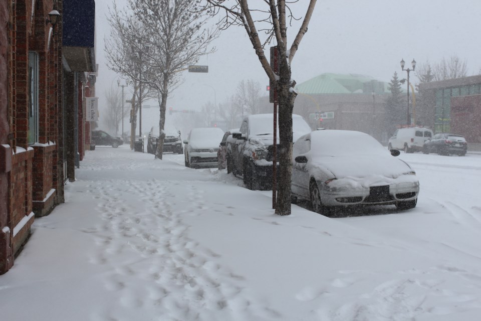 Yorkton_Broadway_Snow_April_13 (3)