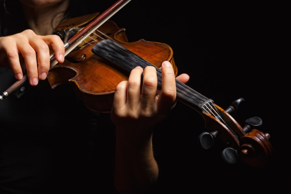 fiddle AdobeStock_42938316