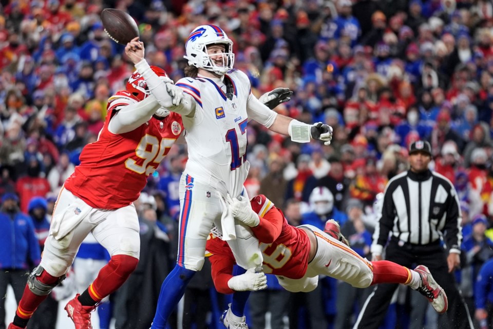 Super Bowl might hinge on middle men as Chiefs, Eagles prep for