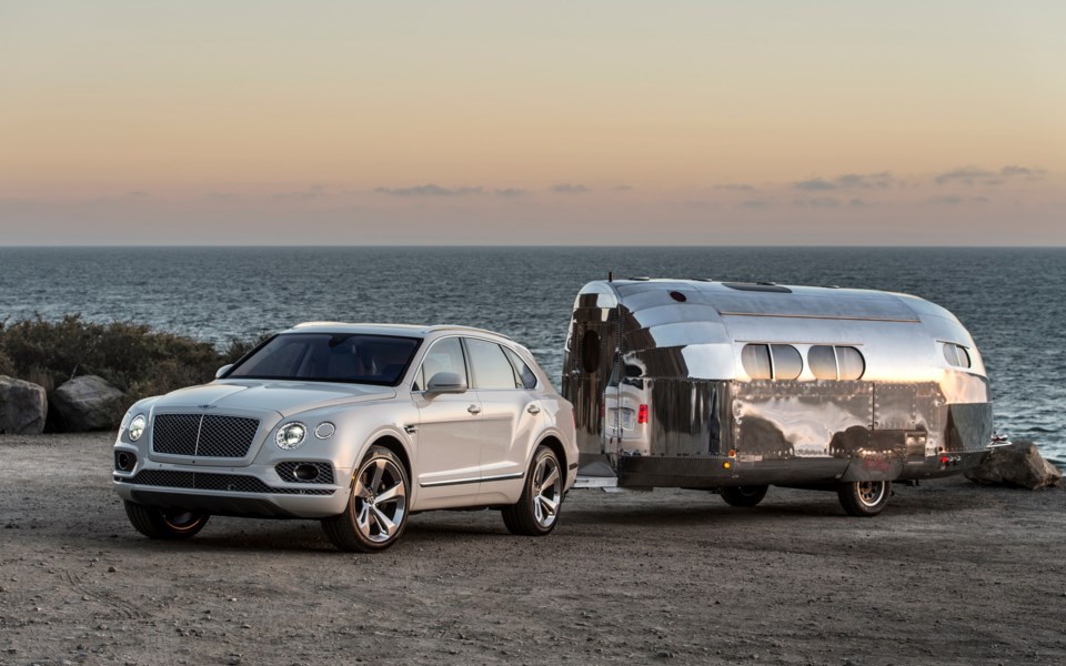 260834_remorquer_avec_style_une_barre_de_remorquage_pour_le_bentley_bentayga