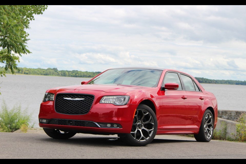 2016 Chrysler 300S Credit Michel Deslauriers