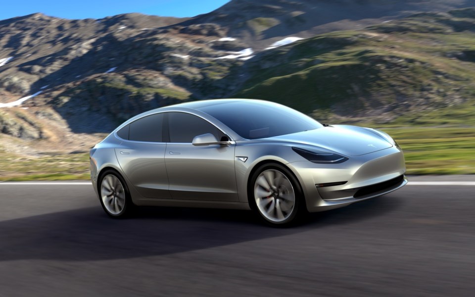 284082_a_surveiller_en_2017_tesla_model_3