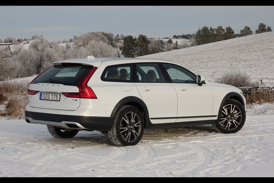 2017 Volvo V90 Cross Country Credit Marc Lachapelle