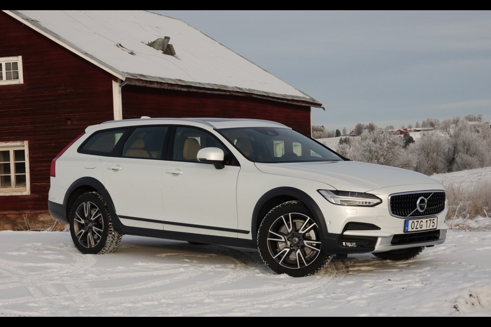 2017 Volvo V90 Cross Country Credit Marc Lachapelle