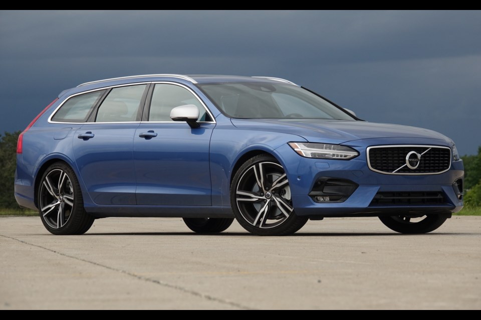 2017 Volvo V90 R-Design Credit Marc Lachapelle