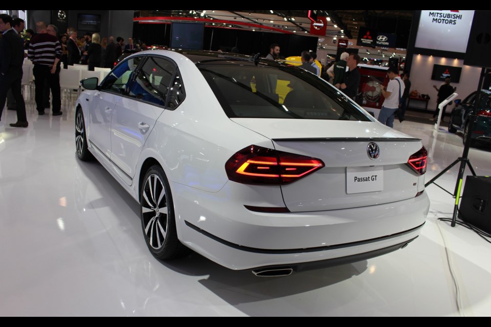 2018 Volkswagen Passat GT Credit Michel Deslauriers