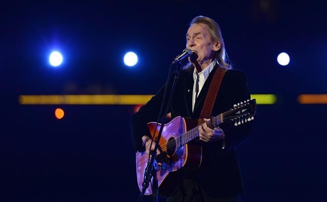 Gordon Lightfoot statue unveiled in his hometown of Orillia, Ont.