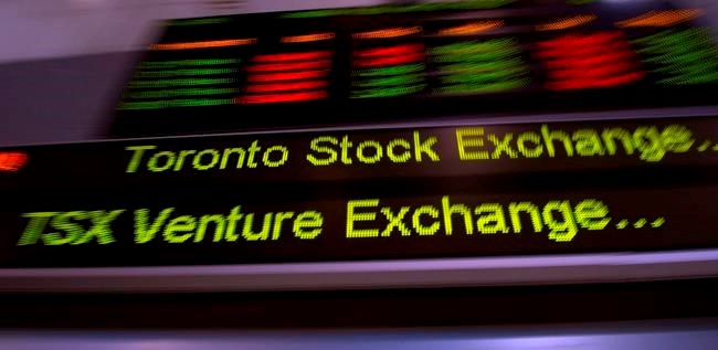 Canadian dollar hovers above 70-cent U.S. mark, TSX slump continues