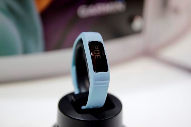 Garmin vivofit 4 hotsell strava