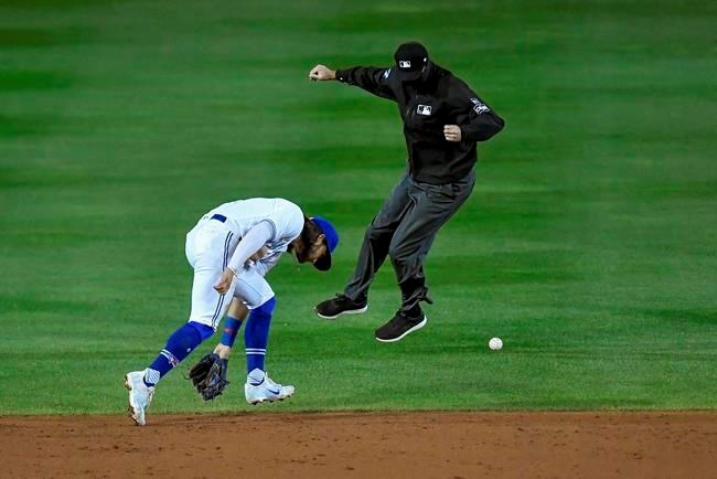 Blue Jays' rookie Alejandro Kirk racks up 4 hits in huge night vs. Yankees!  Unit dominates! 