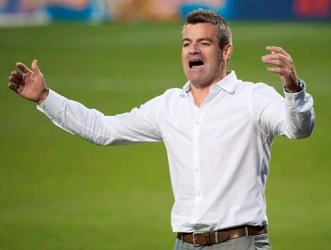 Ryan Nielsen, ex entrenador del equipo de fútbol de Toronto, para ayudar con el sorteo de fútbol olímpico