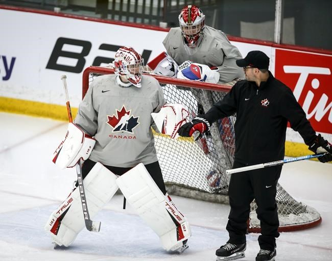 Konors Bedards tika iekļauts Kanādas vīriešu hokeja izlasē 16 gadu vecumā.