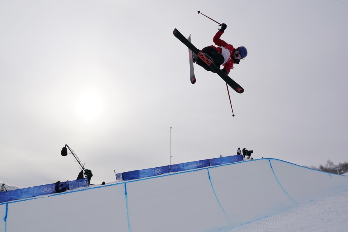 Olympic freestyle skier Eileen Gu stuns with final big air trick