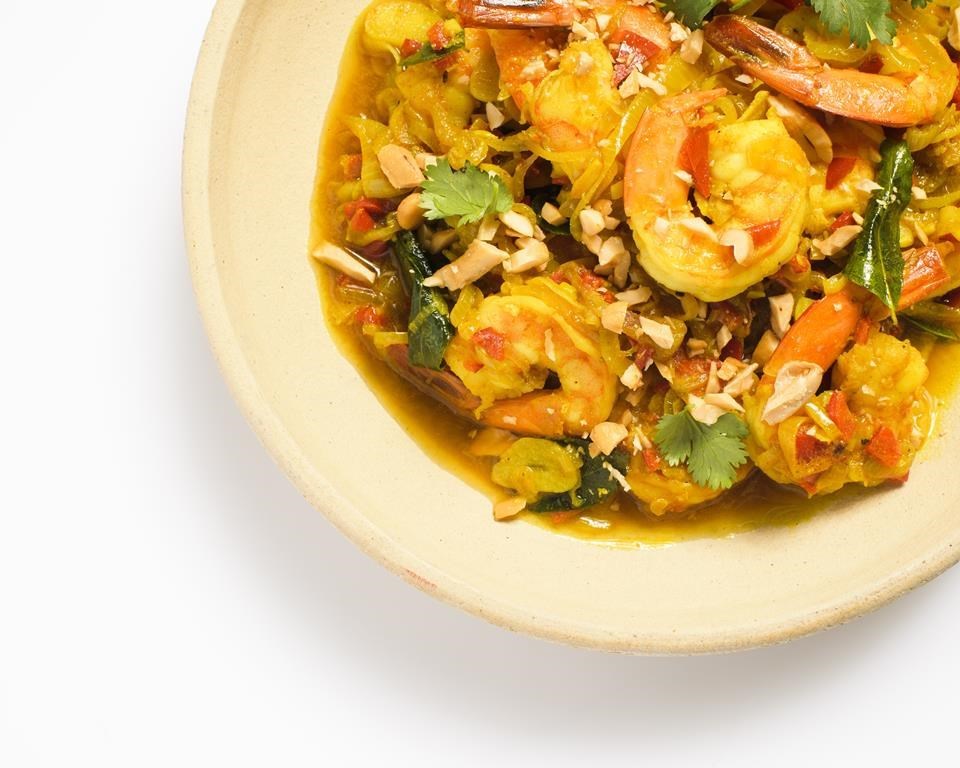Chilies and turmeric boost 20-minute shrimp stir-fry
