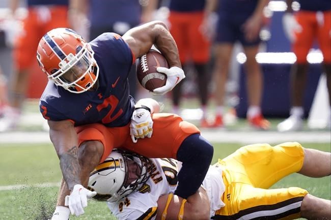 Illini Open 2022 Season with 38-6 Victory over Wyoming