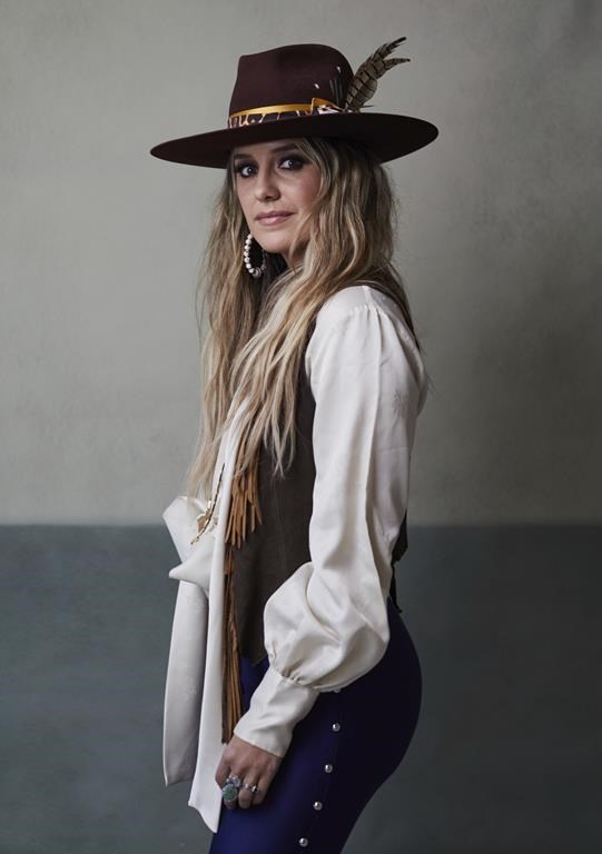 Lainey Wilson's Custom Cowboy Hat: Shop the Look – Billboard