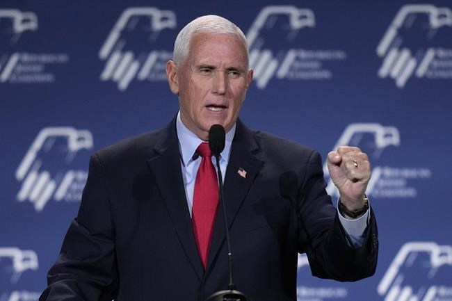 Pence calls on Trump to apologize for dinner with antisemite