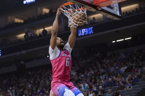Bane returns, Grizzlies rout Booker-less Suns 125-100