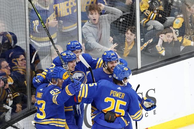 Bergeron scores twice as Bruins beat Sabres in Buffalo