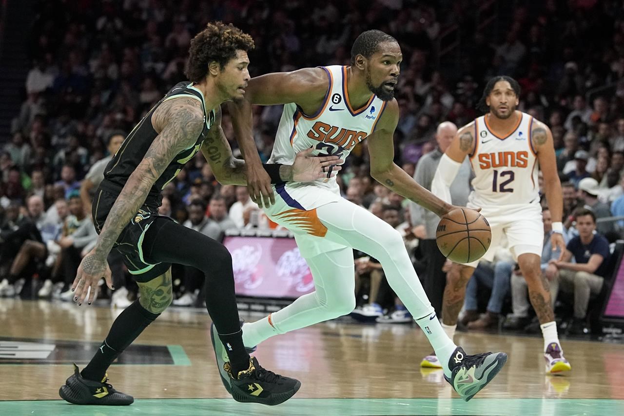 Nervous Kevin Durant excels in Suns debut with 23 points Bow Valley News
