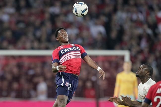 Photo of L’attaquant canadien Jonathan David réussit un triplé alors que Lille fait match nul 3-3 avec Lyon