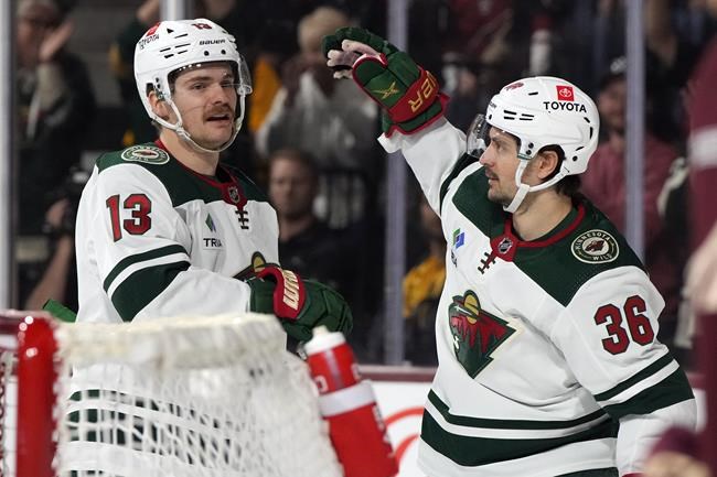 Wild's Marcus Foligno leaves game vs. Panthers with lower-body injury