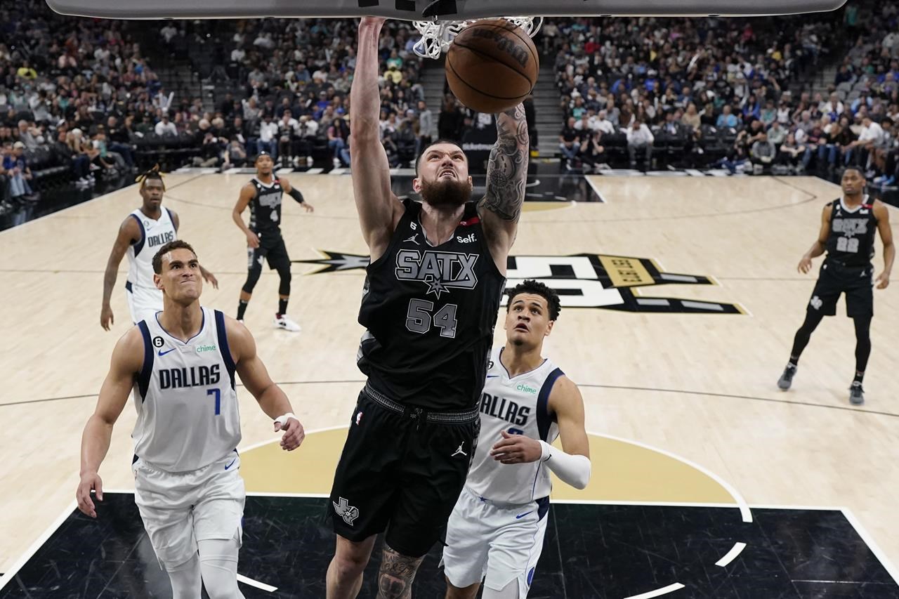 NBA: Tim Duncan led the San Antonio Spurs to another overtime win