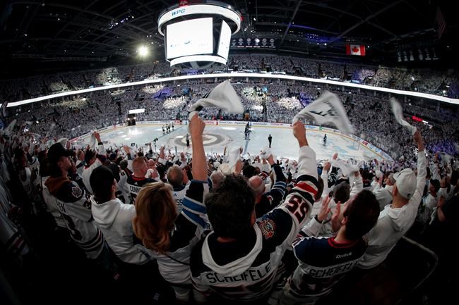 Fans, 'whiteout' tradition leaving impression as Jets look to even