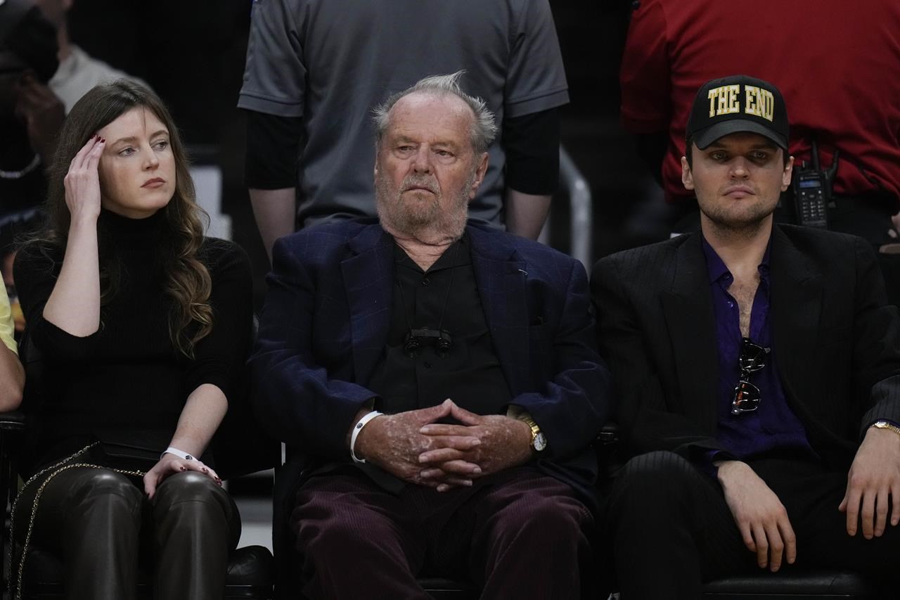 Lakers still undefeated with Jack Nicholson courtside - Los Angeles Times