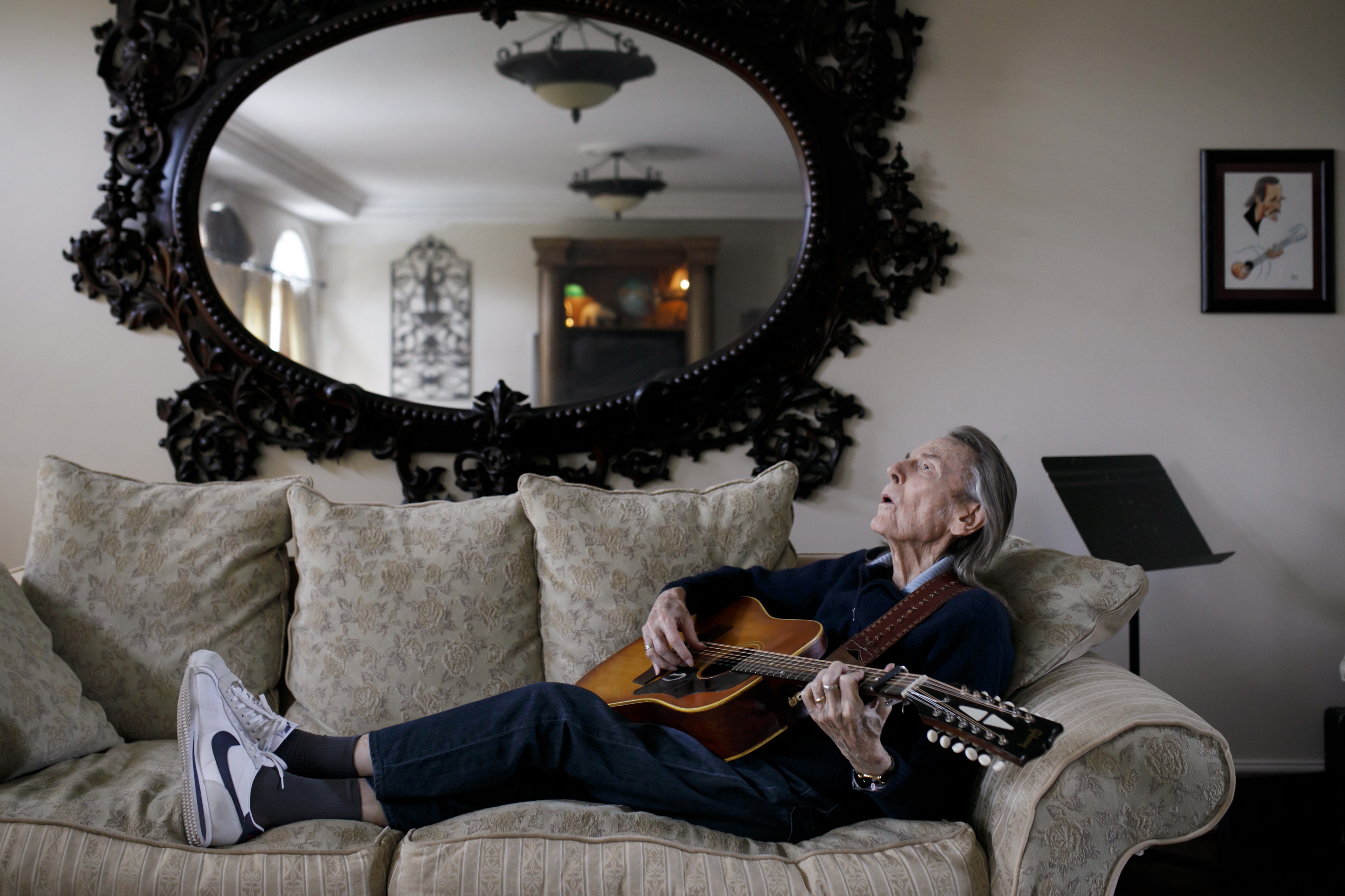 Gordon Lightfoot music sees popularity surge following folk music legend's death - CambridgeToday.ca