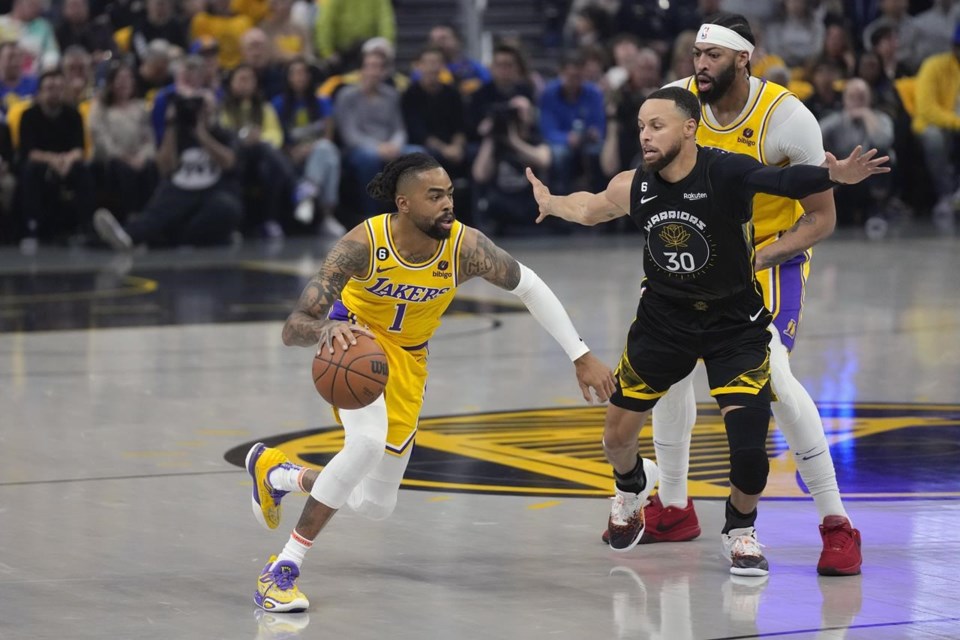 Anthony Davis, LeBron James deliver as Lakers top Stephen Curry