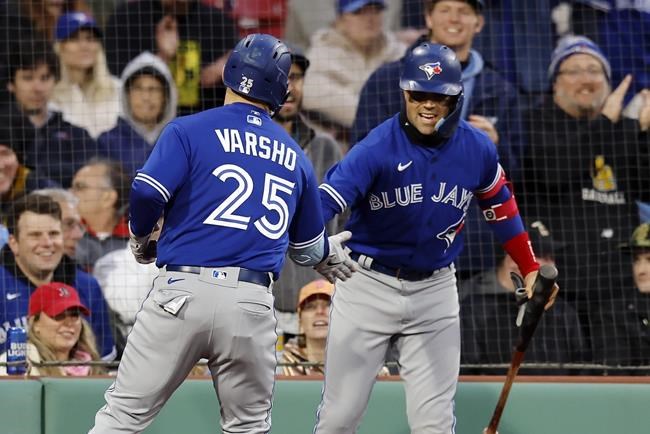 Red Sox extend winning streak to 5 with 8-3 win over Jays 