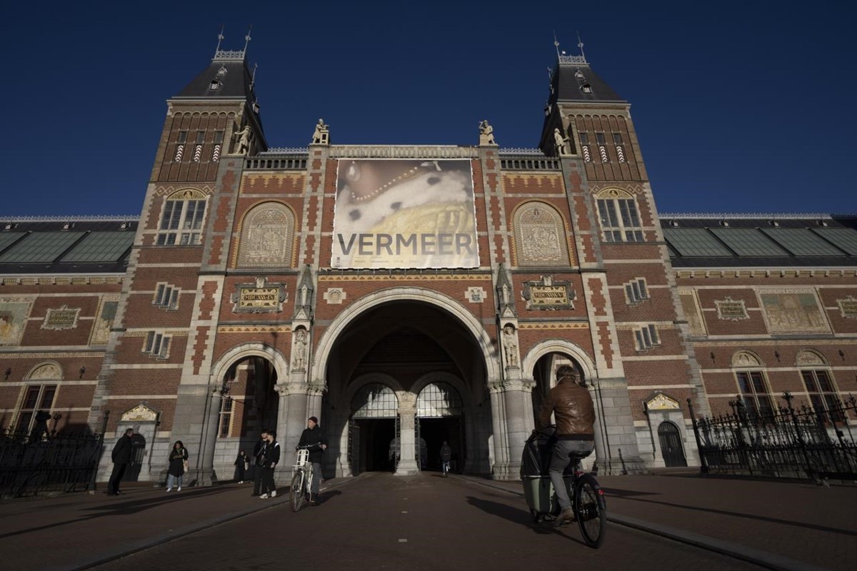 De deuren sluiten voor de laatste keer op de blockbuster Vermeer tentoonstelling in het Amsterdam Museum