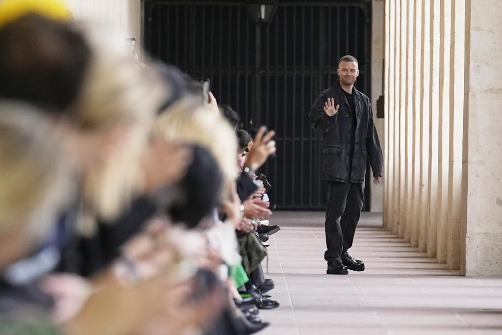 Anderson’s couture craftmanship captivates at Loewe for Paris men’s fashion week