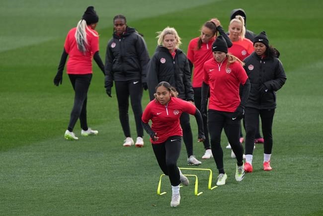 A adolescente canadiana Olivia Smith assinou com o Sporting CP de Portugal como profissional