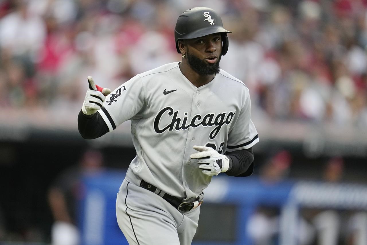 White Sox outfielder Luis Robert Jr. returns to starting lineup