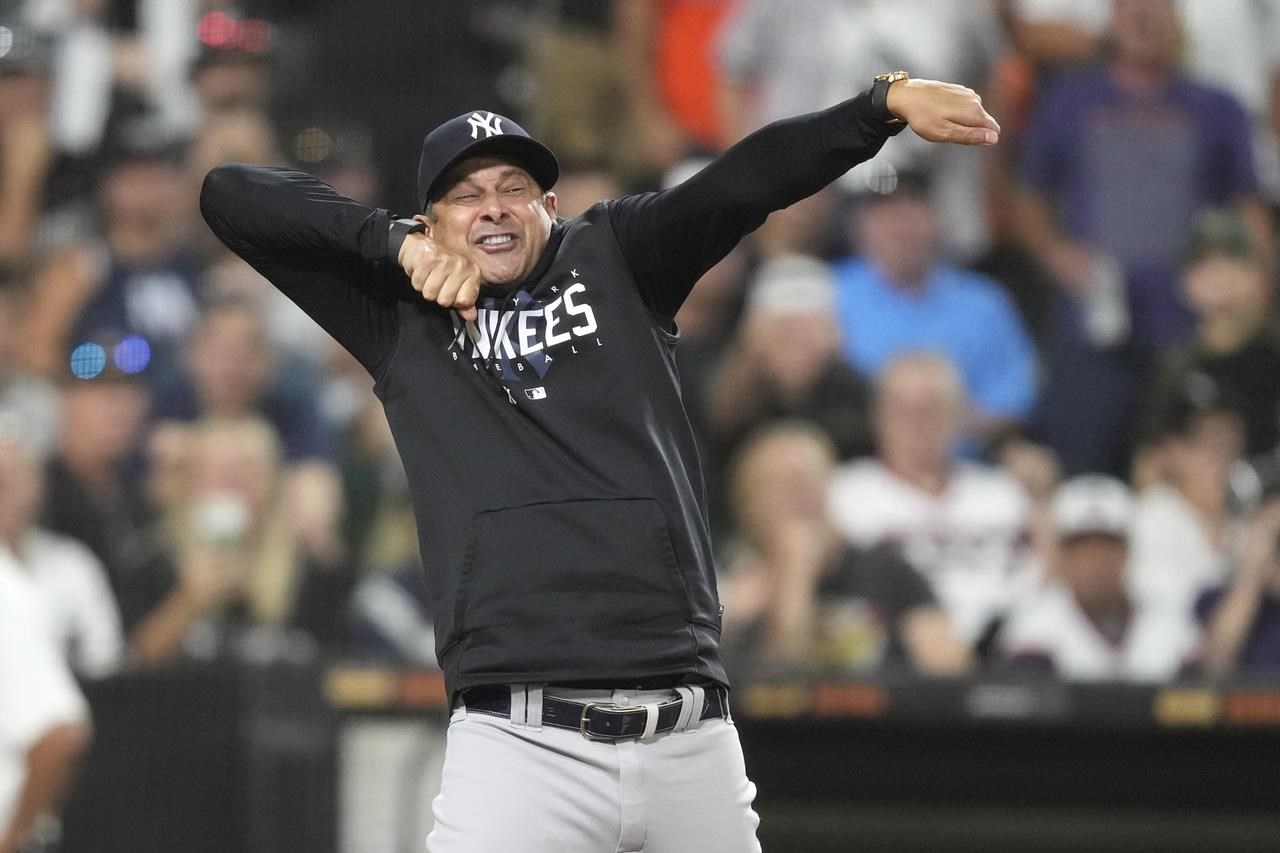 Yankees manager Aaron Boone puts on show after getting ejected 