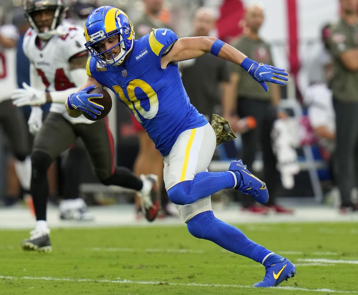 the rams game right now