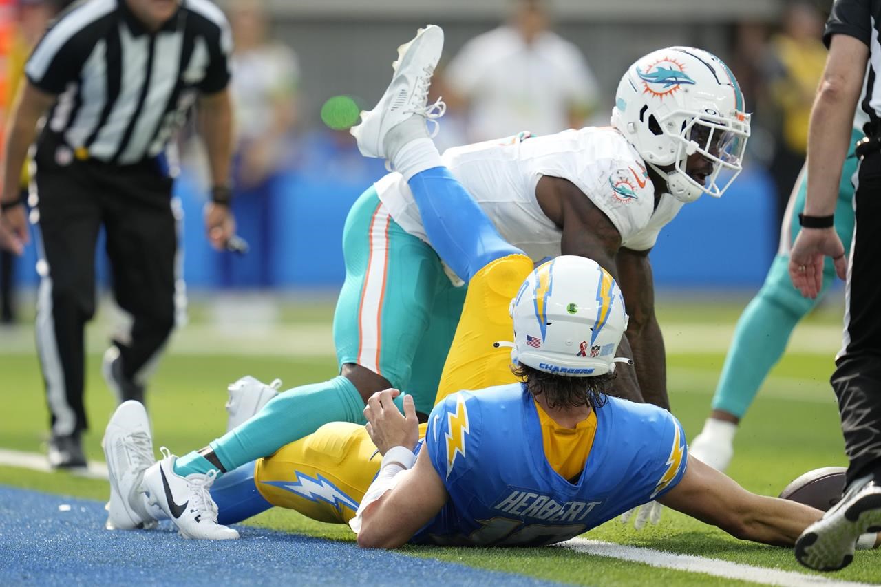 Dolphins first loss of season shows they haven't yet surpassed the Bills in  AFC East