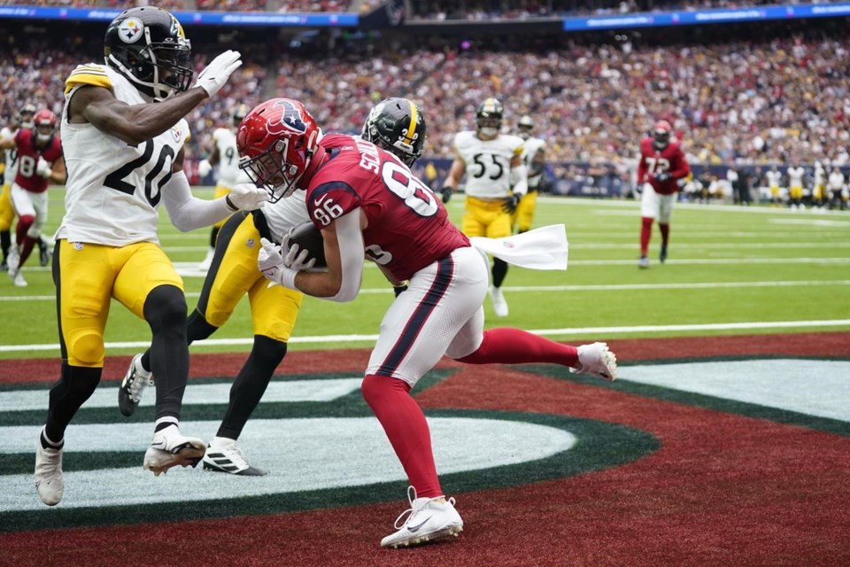 Stroud throws for 306 yards, two TDs to lead Texans over Steelers 30-6;  Pickett leaves with injury – KXAN Austin