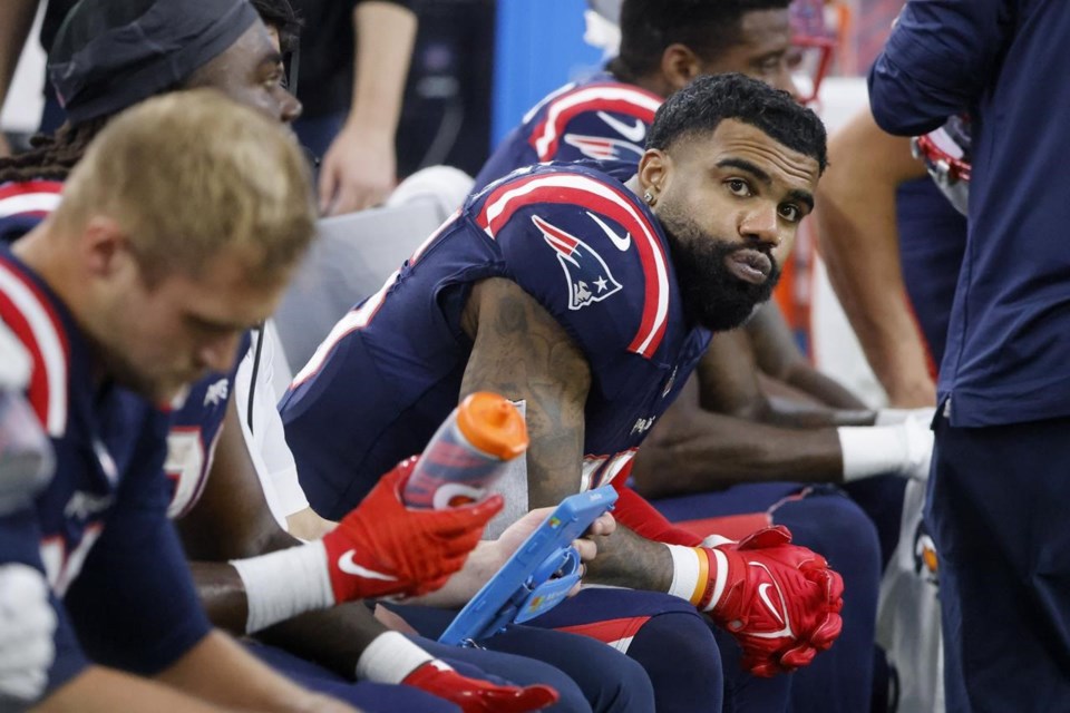 patriots bench mac jones