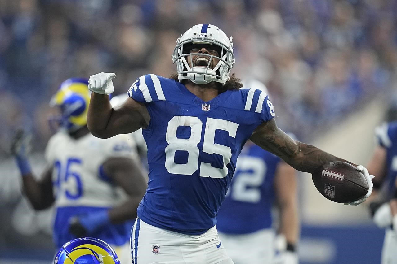 Zack Moss' strong performances lead Colts to 2 straight wins and into AFC  South lead