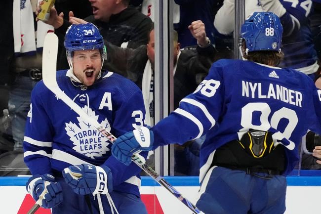 Leafs ride Auston Matthews' 2nd straight hat trick to beat Wild