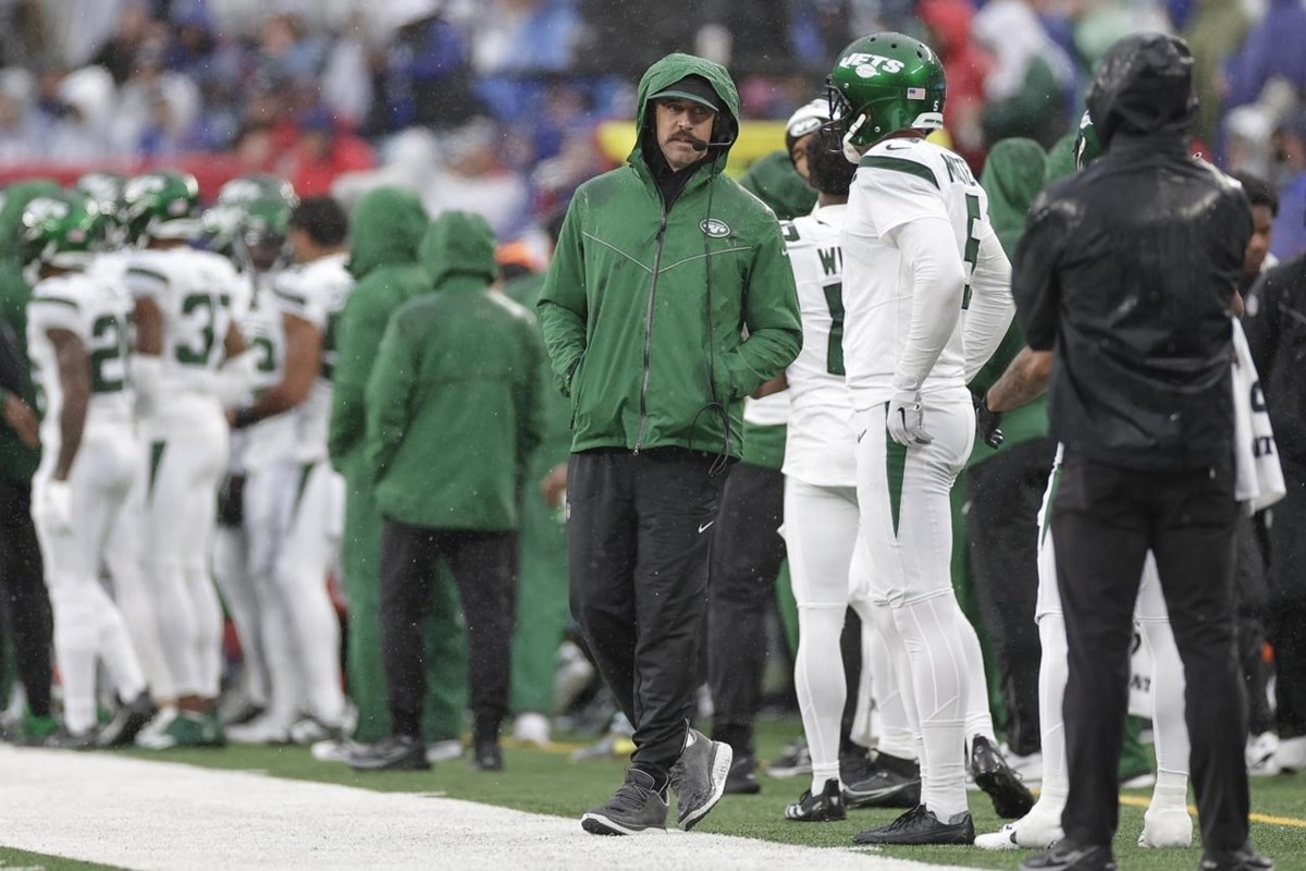 Jets QB Aaron Rodgers, at the Breeders' Cup, tells NBC he still hopes