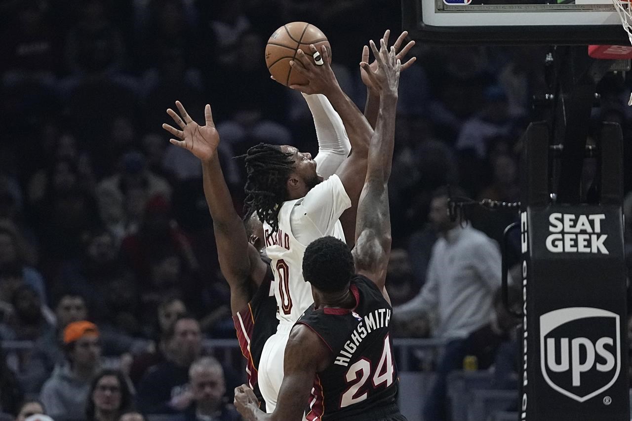 LaMelo Ball, Hornets rally from 19-point deficit to hand Wizards