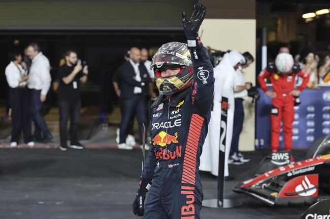 يحتل بطل الفورمولا 1 فيرستابين المركز الأول في سباق جائزة أبوظبي الكبرى في نهاية الموسم.  هورنر يفوز بالرهان